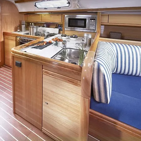 Boat In 船上ホテル スプリト
