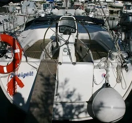 船上ホテル Boat In